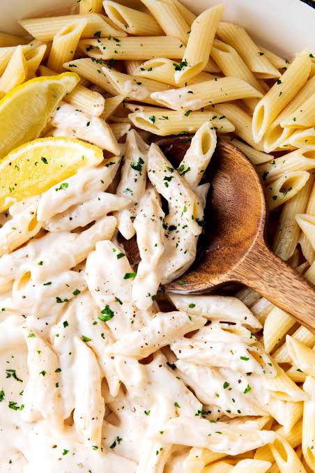Pate penne sauce alfredo kg